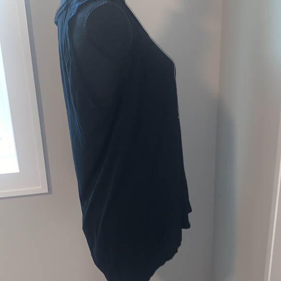 Gym Junkie Tee - Picture 6 of 8